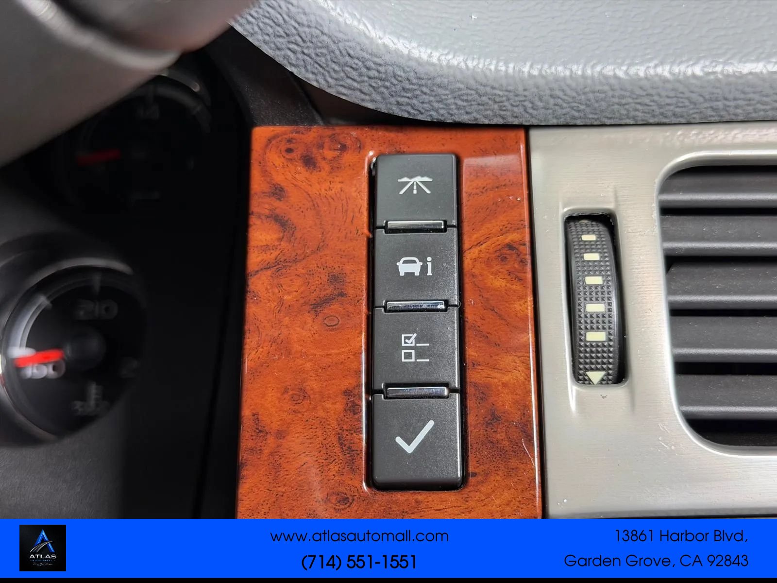 Used 2012 Chevrolet Suburban 2500 LT AWD/4WD image 39