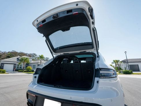 Used 2024 Porsche Macan GTS image 95