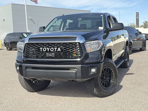 Used 2018 Toyota Tundra Limited w/ Limited Premium Package AWD/4WD image 4