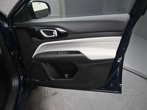 New 2026 Jeep Compass Limited image 20