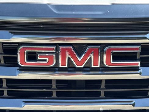 Used 2023 GMC Terrain AT4 w/ LPO, Floor Liner Package AWD/4WD image 31