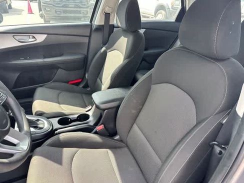 Used 2024 Kia Forte LXS FWD image 4