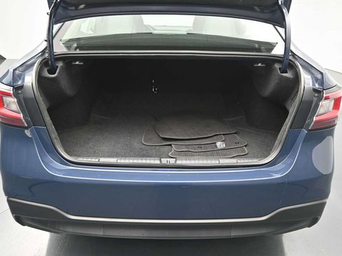 Used 2025 Subaru Legacy Premium AWD/4WD image 6