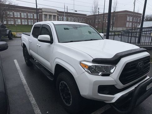Used 2019 Toyota Tacoma SR5 image 3