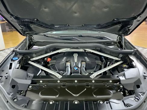 Used 2020 BMW X5 xDrive50i w/ Executive Package image 12