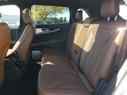 Used 2021 Lincoln Nautilus Reserve w/ Equipment Group 202A image 11