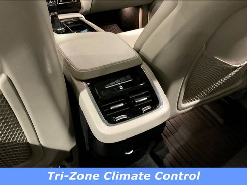 Used 2024 Volvo XC90 T8 Plus AWD/4WD image 10