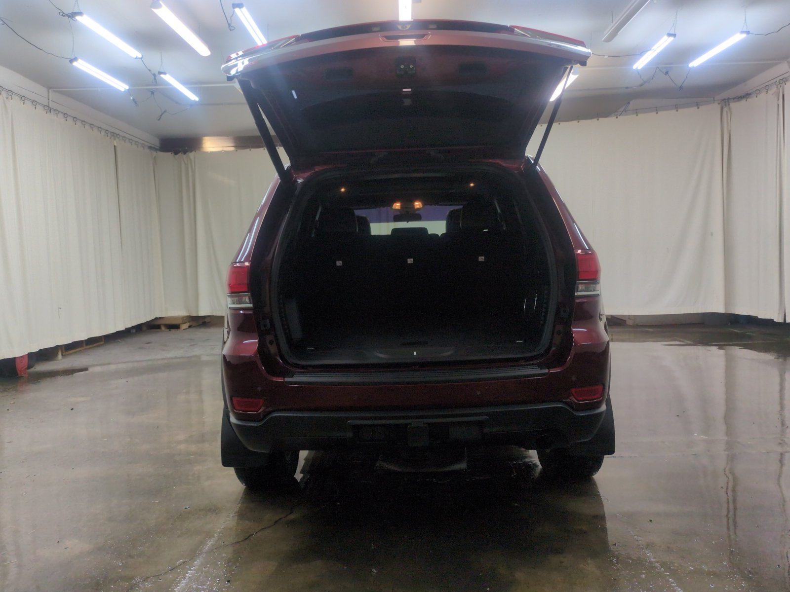 Used 2021 Jeep Grand Cherokee Laredo X AWD/4WD image 7