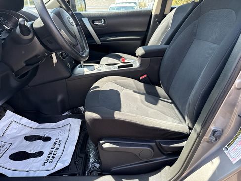 Used 2014 Nissan Rogue S image 11