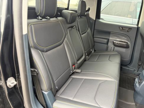 Used 2025 Ford Maverick Lobo image 18