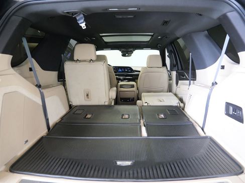 Used 2023 Cadillac Escalade Premium Luxury AWD/4WD image 30