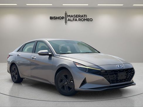 Used 2022 Hyundai Elantra SEL FWD image 1