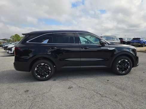 New 2026 Kia Sorento S FWD image 9