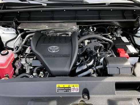 Used 2023 Toyota Highlander XLE FWD image 32