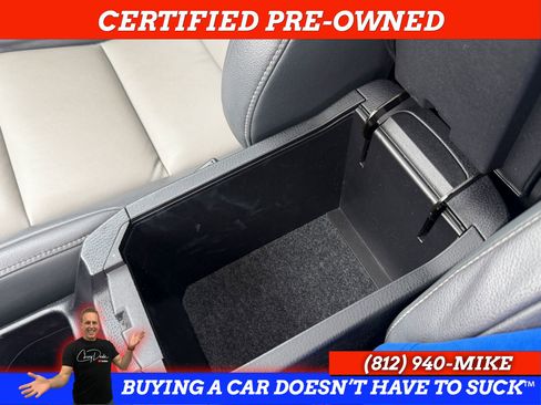 Used 2015 Toyota RAV4 Limited image 30