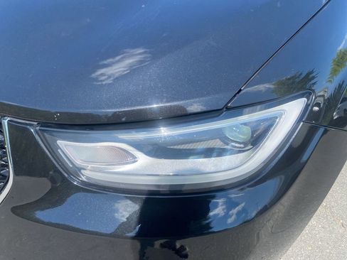 Used 2023 Chrysler Pacifica Touring-L FWD image 16