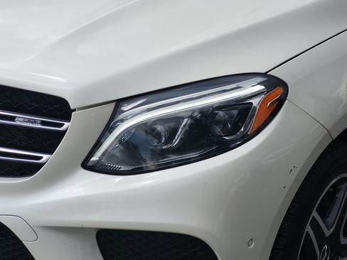 Used 2019 Mercedes-Benz GLE 43 AMG 4MATIC image 5