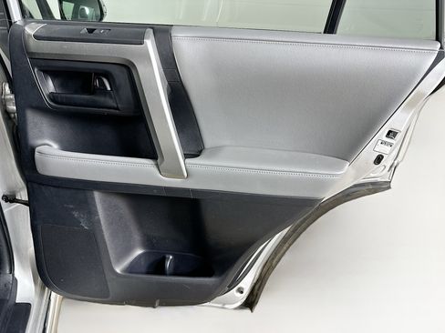 Used 2011 Toyota 4Runner SR5 image 27