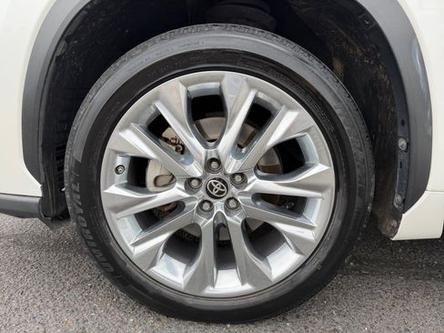 Used 2020 Toyota Highlander Platinum image 25