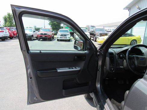 Used 2012 Ford Escape XLT AWD/4WD image 12