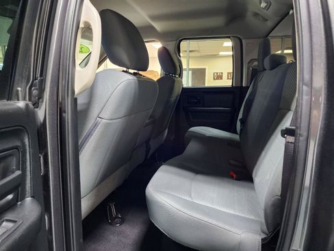 Used 2017 RAM 1500 Express AWD/4WD image 19