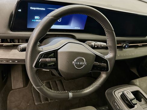 Used 2023 Nissan Ariya AWD image 18