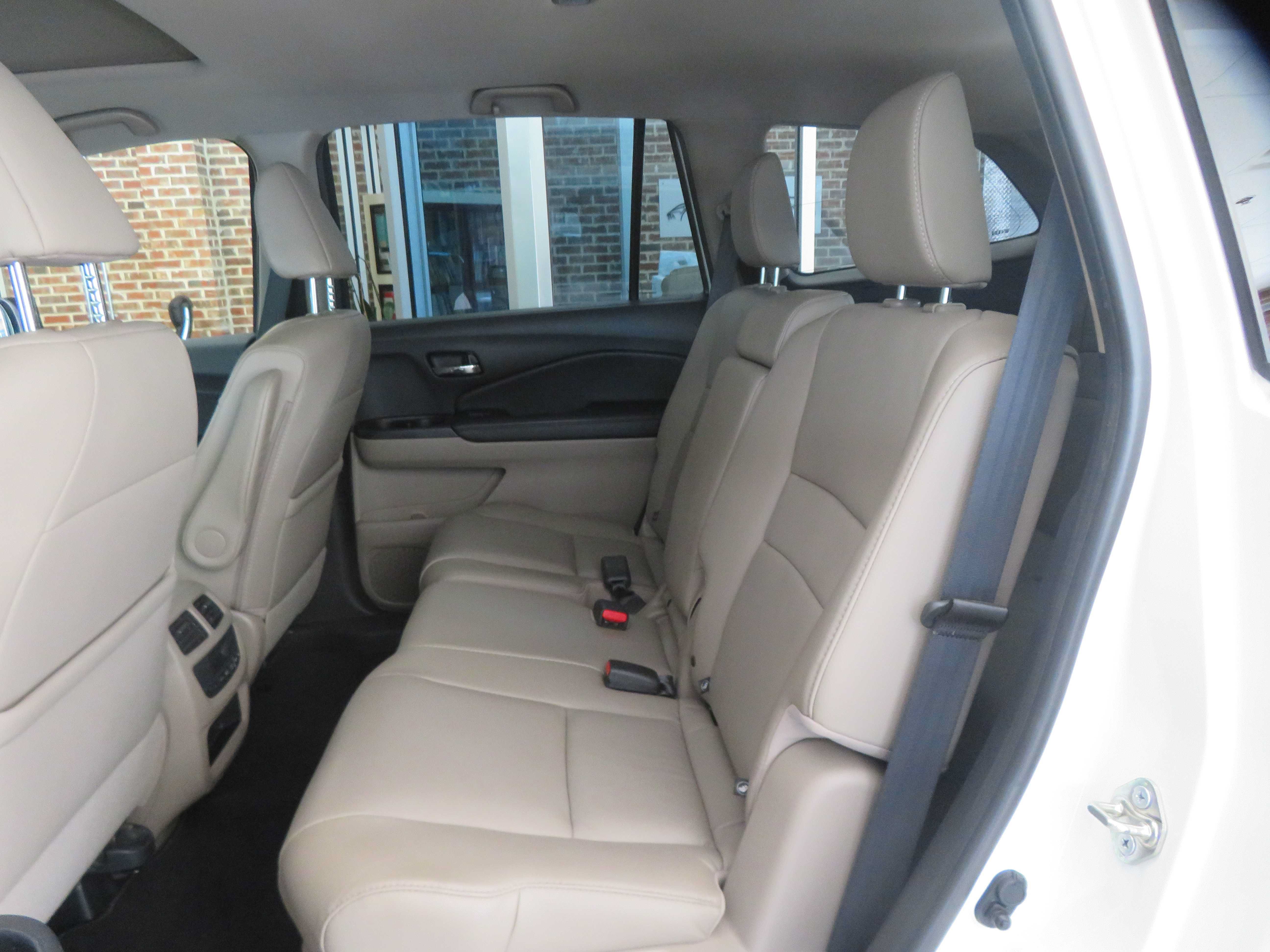Used 2017 Honda Pilot EX-L image 19