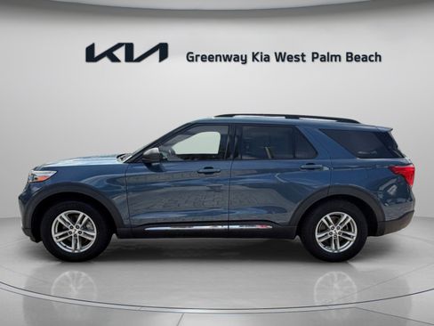 Used 2020 Ford Explorer XLT w/ Equipment Group 202A RWD image 4