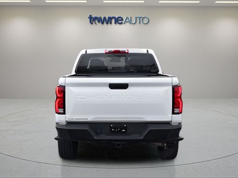 Used 2023 Chevrolet Colorado Z71 w/ Z71 Convenience Package 2 AWD/4WD image 4