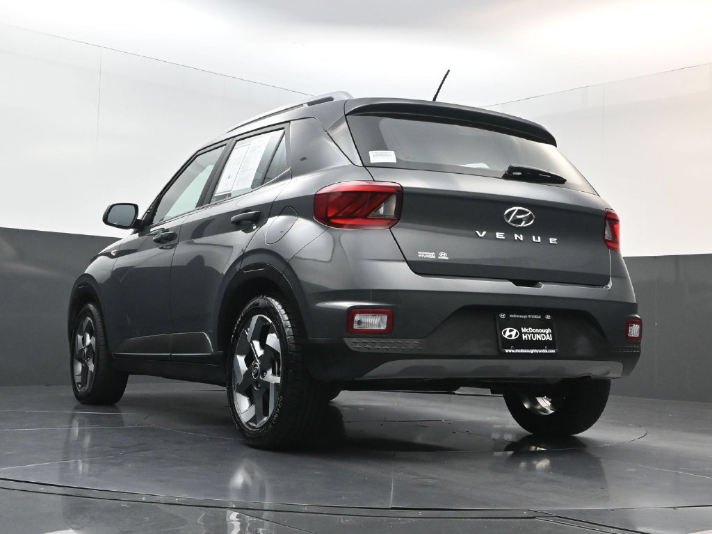Certified 2025 Hyundai Venue SEL FWD image 27