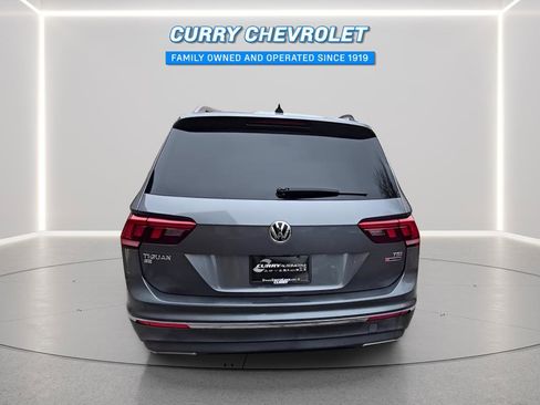 Used 2018 Volkswagen Tiguan SE w/ Panoramic Sunroof Package image 16