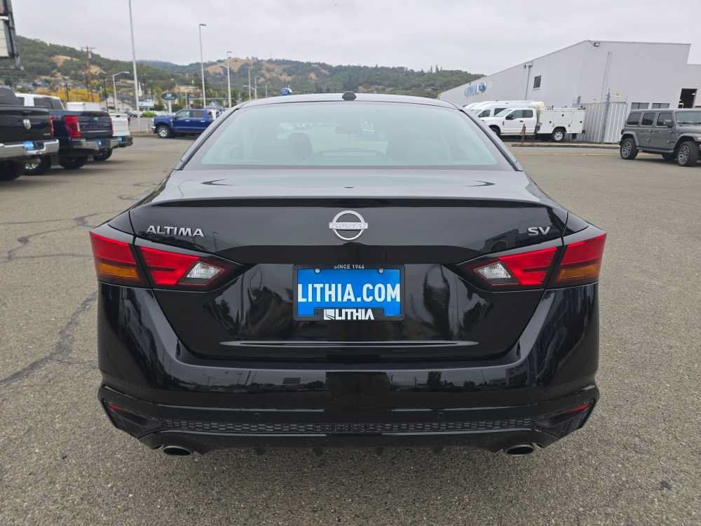 Used 2023 Nissan Altima 2.5 SV w/ SV Premium Package FWD image 4
