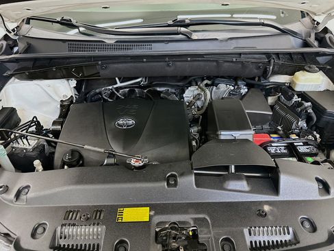 Used 2018 Toyota Highlander SE AWD/4WD image 37