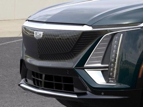 New 2026 Cadillac Lyriq Luxury AWD/4WD image 13