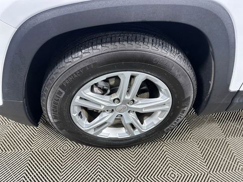 Used 2023 GMC Terrain SLE w/ Driver Convenience Package image 10