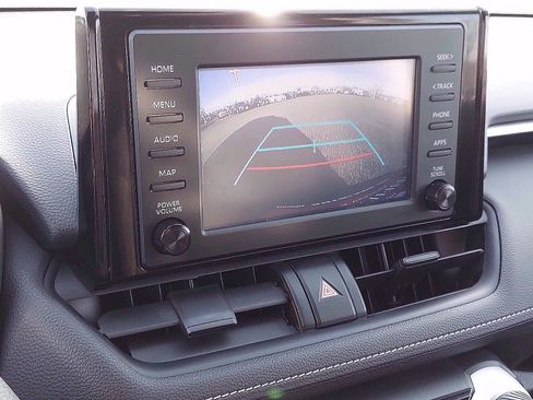 Certified 2019 Toyota RAV4 LE image 18