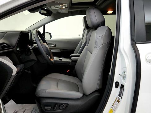 Certified 2024 Toyota Sienna XLE w/ XLE Plus Package image 38