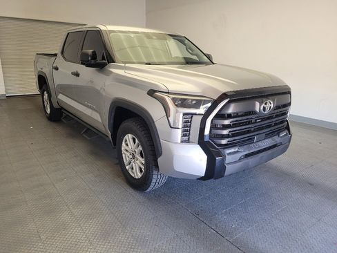 Used 2022 Toyota Tundra SR5 w/ Convenience Package image 13
