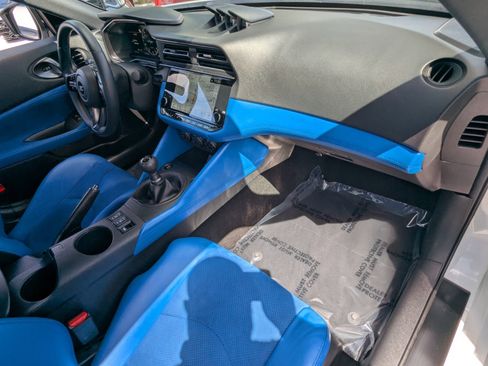 Certified 2024 Nissan Z Performance w/ Floor Mat Package RWD image 14