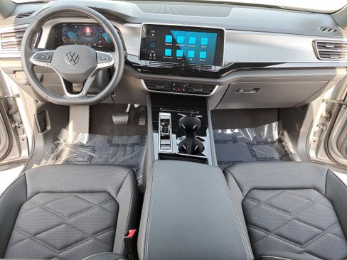 Certified 2025 Volkswagen Atlas Cross Sport SE w/ Black Wheel Package image 9