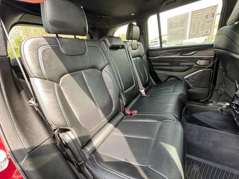 Used 2022 Jeep Grand Cherokee Overland image 18