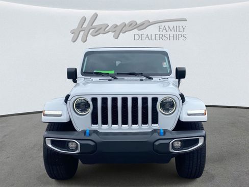 Used 2023 Jeep Wrangler Sahara w/ Cold Weather Group image 10