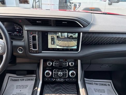 Used 2024 GMC Yukon XL Denali w/ Advanced Technology Package AWD/4WD image 20