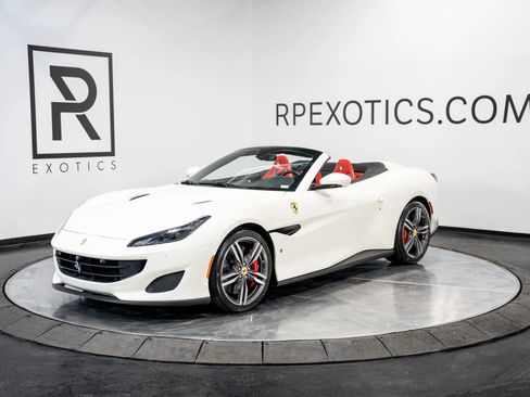 Used 2019 Ferrari Portofino image 14