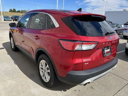 Used 2020 Ford Escape SE image 5