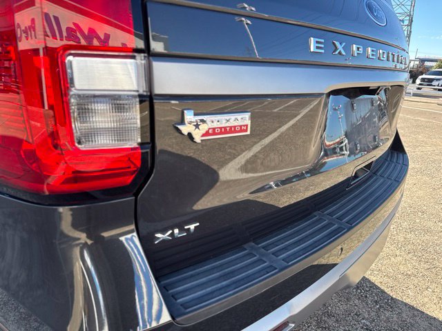 Used 2023 Ford Expedition XLT RWD image 6