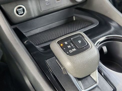 Used 2023 Nissan Rogue S image 37