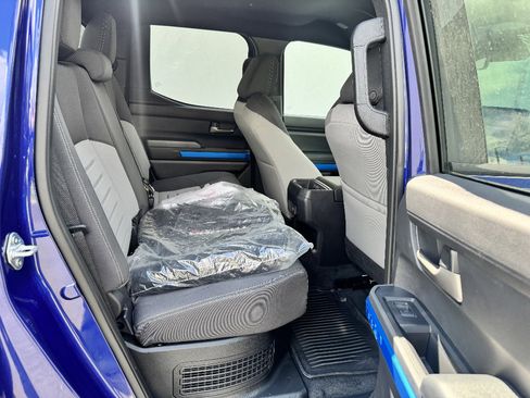 Used 2025 Toyota Tacoma TRD Sport image 11