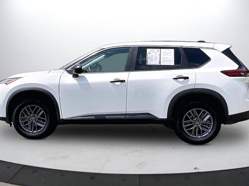 Used 2024 Nissan Rogue S FWD image 5