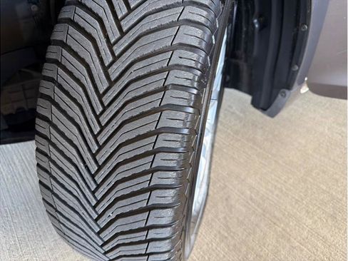 Used 2012 Toyota Sienna XLE image 32